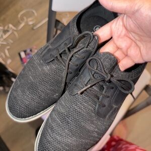 Big Kids size 6  Black Casual Shoes